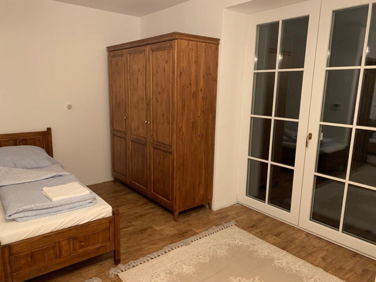 Szazesztendos Reveszhaz Apartman Сигетмоноштор Экстерьер фото