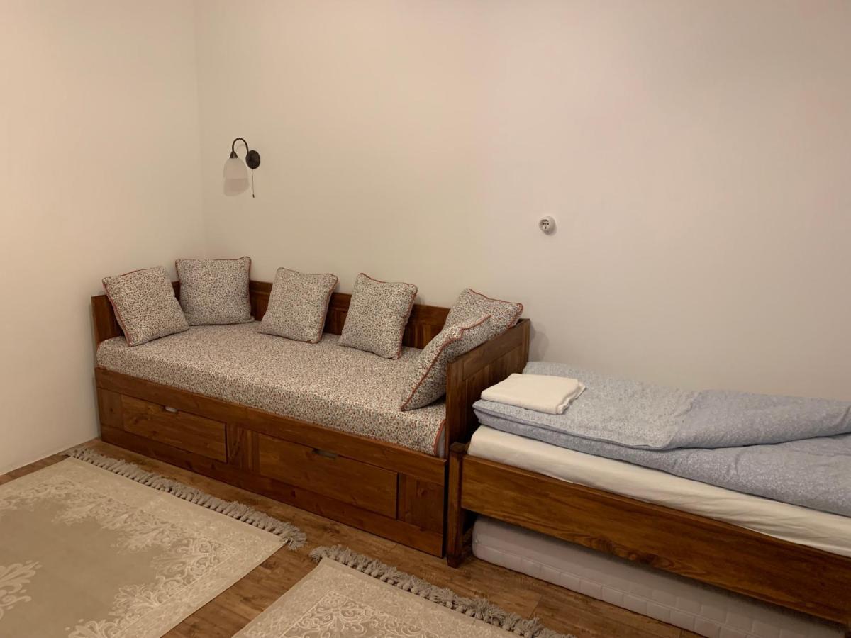 Szazesztendos Reveszhaz Apartman Сигетмоноштор Экстерьер фото